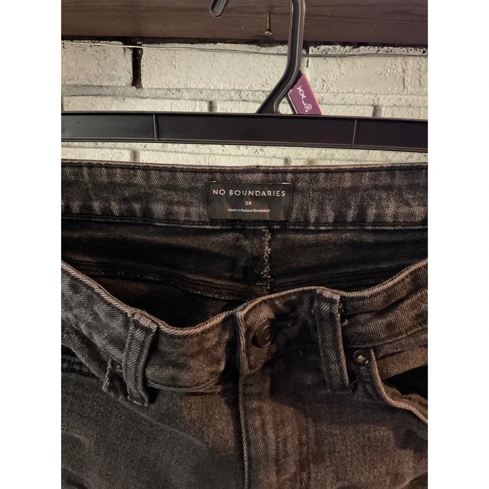 No Boundaries Mens Black Distressed Denim Shorts Size 34 Frayed Hem Cut Offs